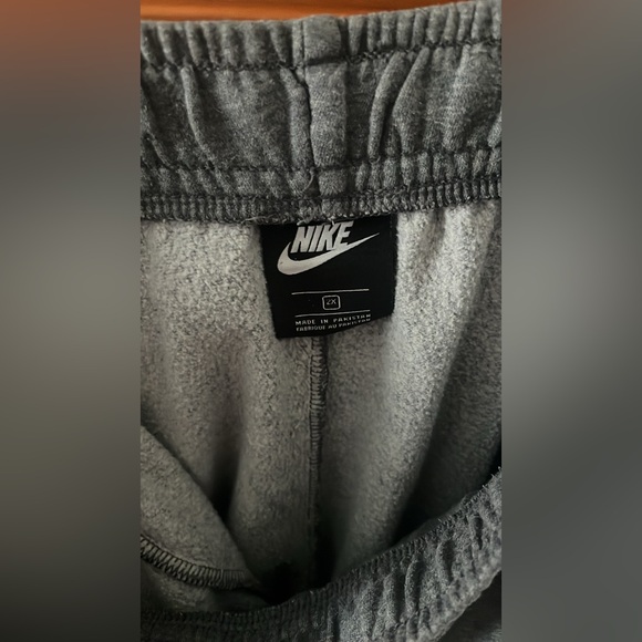 Gray Nike sweatpants - Picture 2 of 3